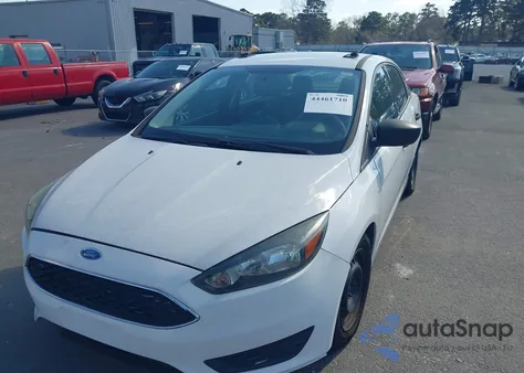 2016 Ford Focus S z USA, uszkodzony, nr VIN 1FADP3E23GL356692